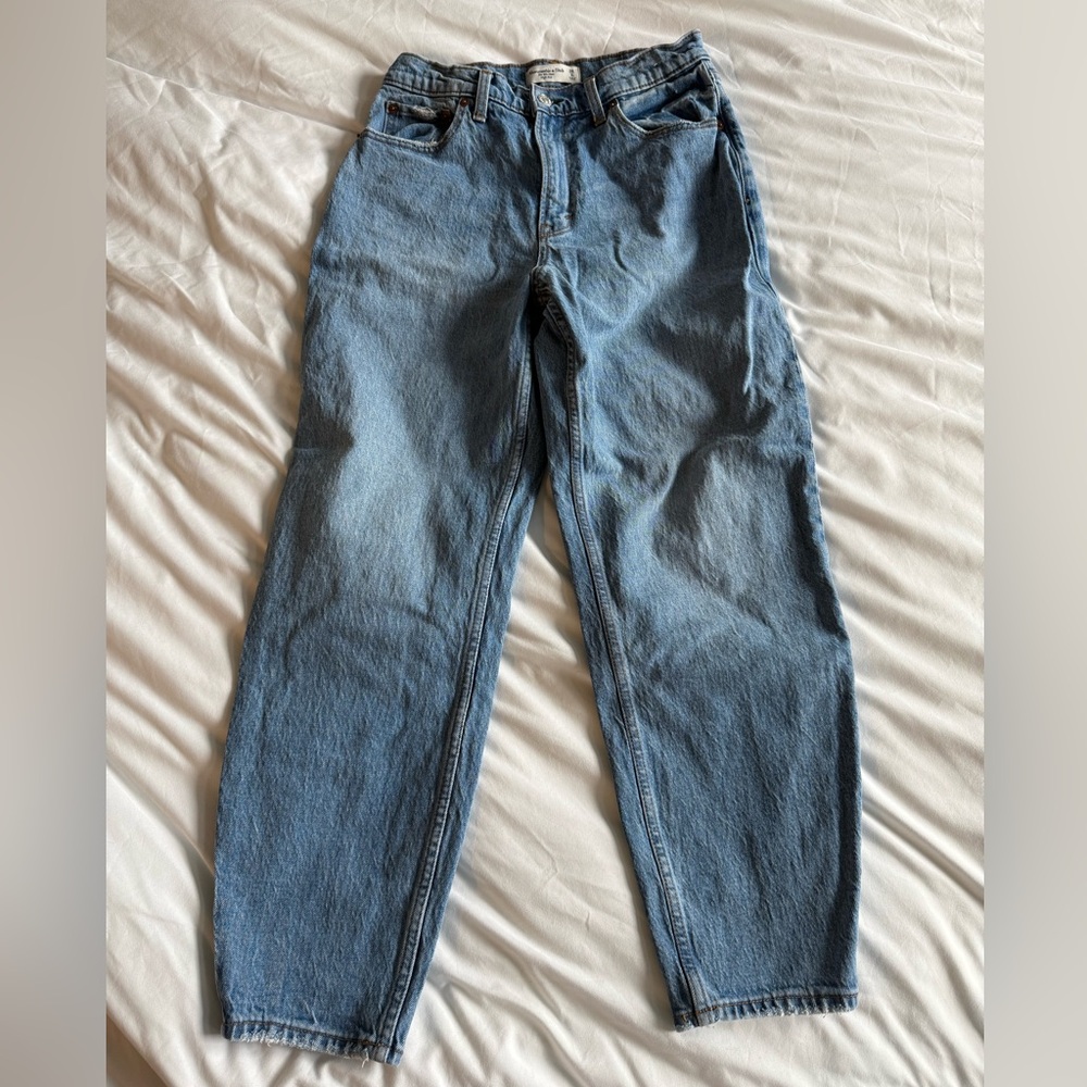 Abercrombie & Fitch 80’s Mom Jeans